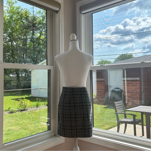 H&M Plaid Skirt - Picture 3 of 4
